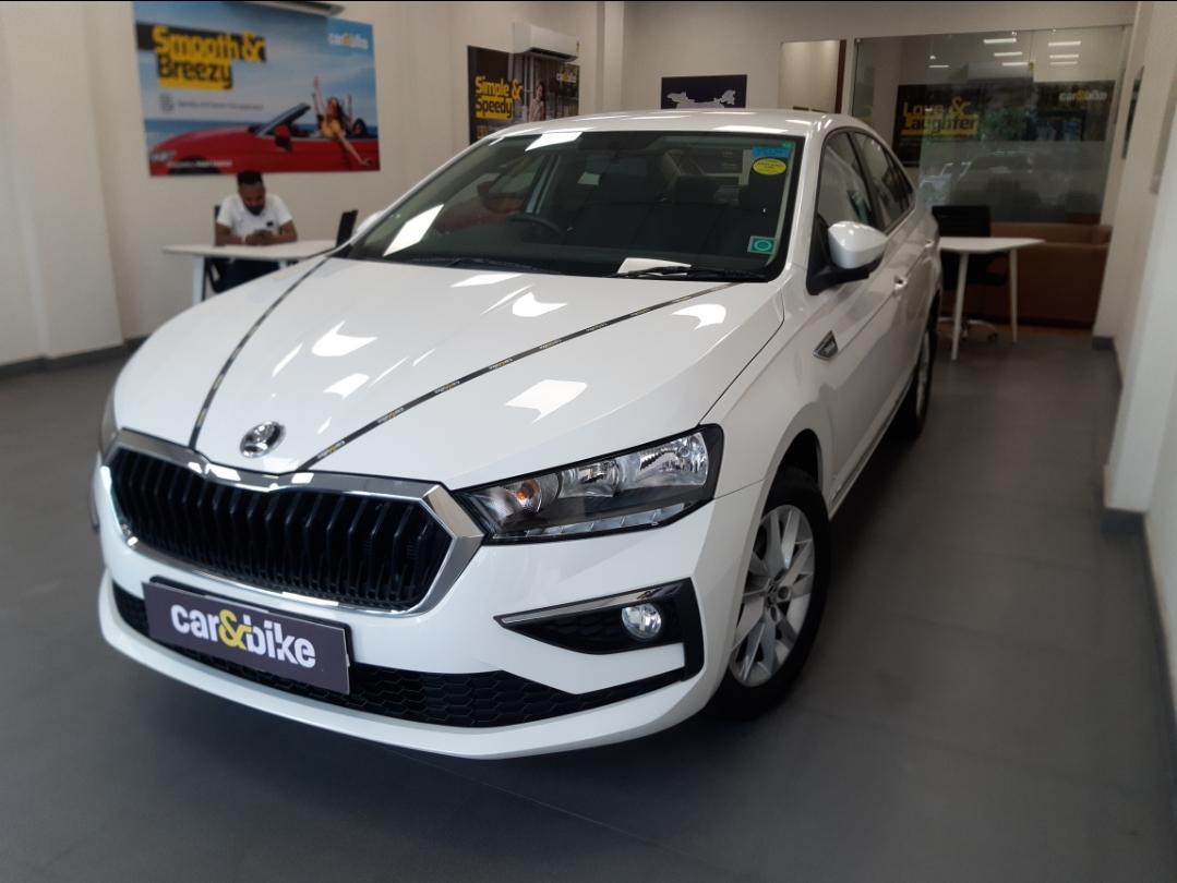 2022 स्कोडा स्लेविया Ambition 1.0 TSI MT 2022 स्कोडा स्लेविया Ambition 1.0 TSI MT