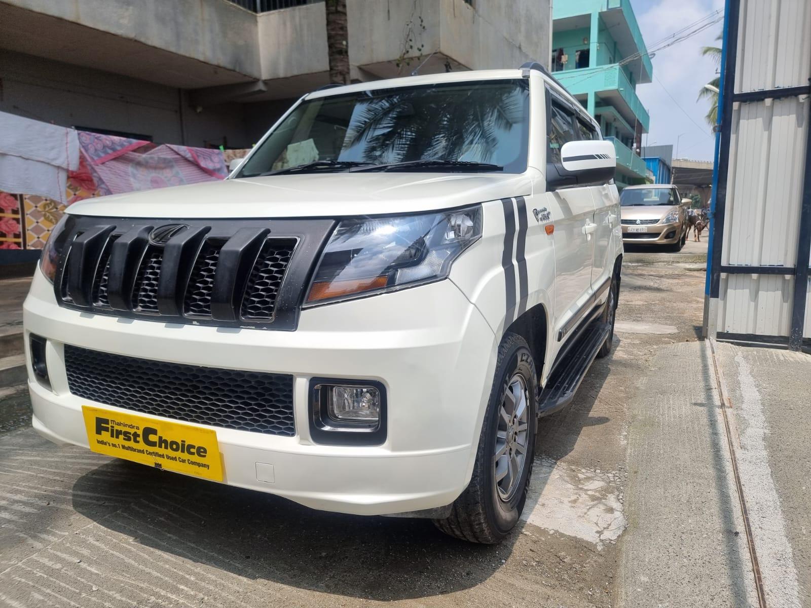 2018 महिंद्रा टीयूवी300 T10 100HP 2018 महिंद्रा टीयूवी300 T10 100HP