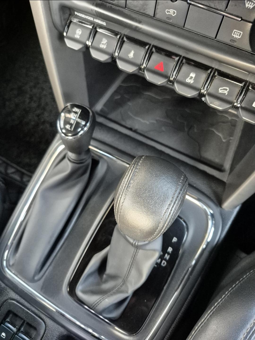 यूज़्ड 2024 महिंद्रा थार, Singasandra, Bangalore 15 यूज़्ड 2024 महिंद्रा थार, Singasandra, Bangalore 15