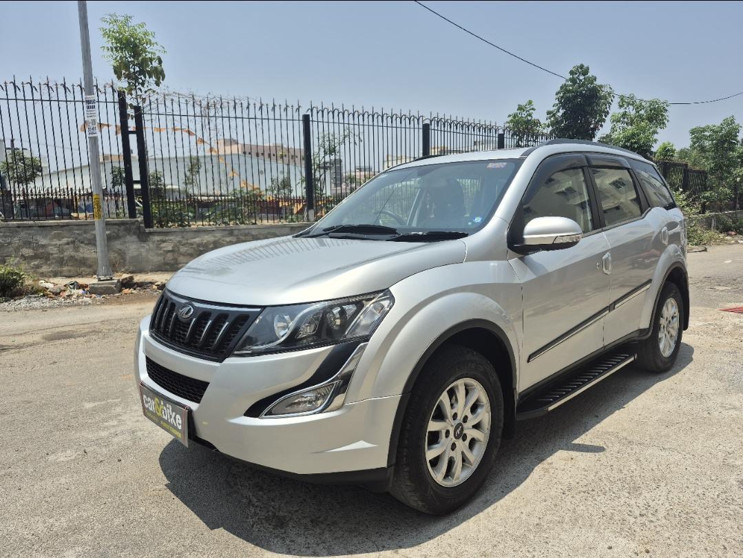 2018 महिंद्रा एक्सयूवी500 W11 (O) BS IV 2018 महिंद्रा एक्सयूवी500 W11 (O) BS IV
