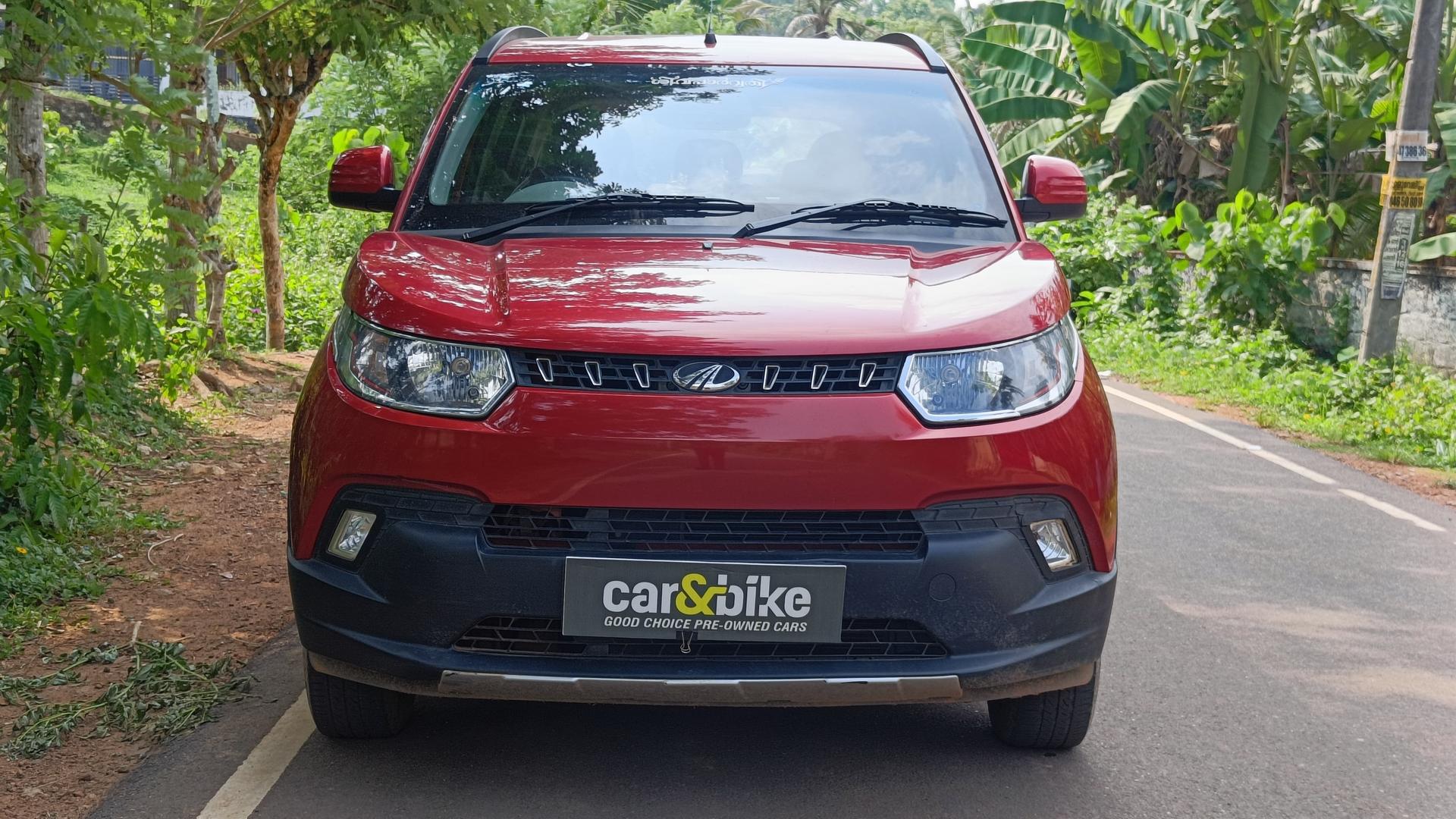 2017 महिंद्रा केयूवी 100 K6 Petrol 6 Seater (2016-2017) 2017 महिंद्रा केयूवी 100 K6 Petrol 6 Seater (2016-2017)