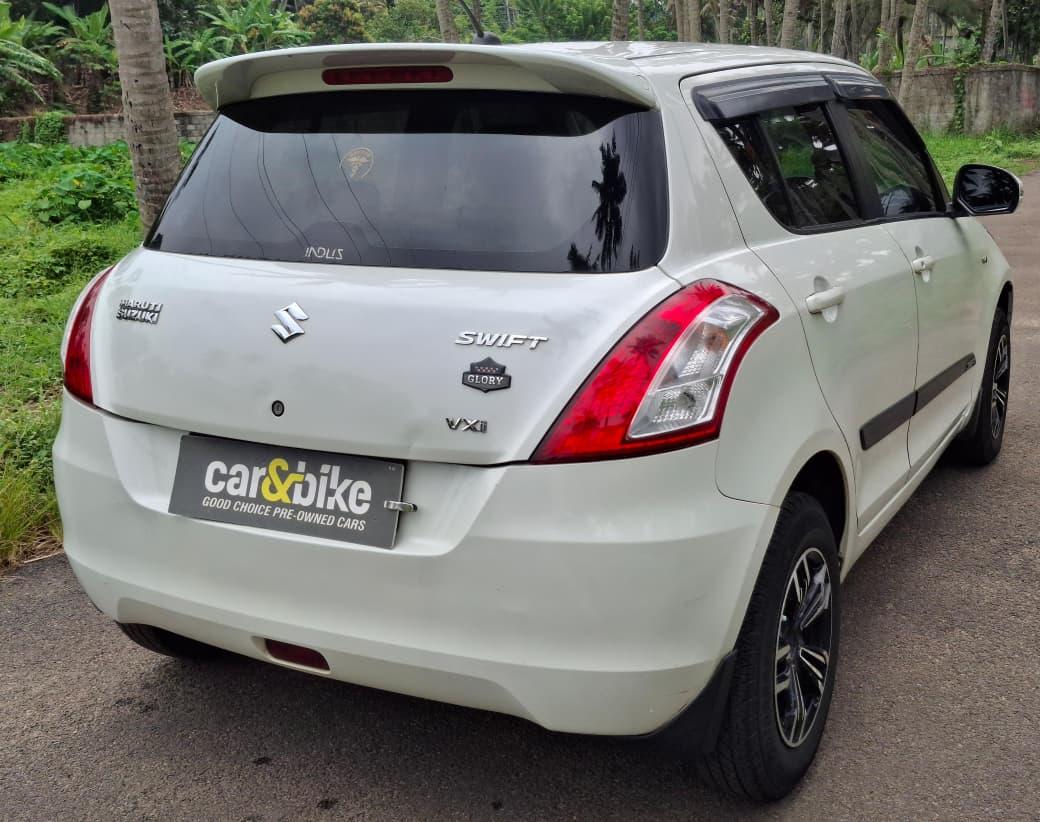 यूज़्ड 2015 मारुति सुजुकी स्विफ्ट, Balaramapuram, Thiruvananthapuram 4 यूज़्ड 2015 मारुति सुजुकी स्विफ्ट, Balaramapuram, Thiruvananthapuram 4