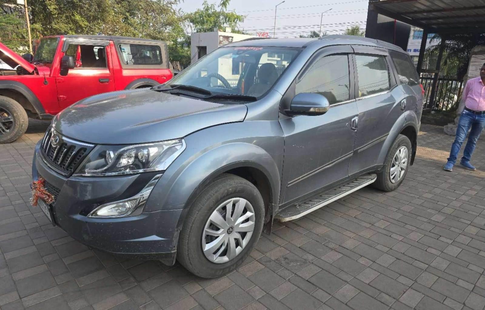 2016 महिंद्रा एक्सयूवी500 W6 FWD 2016 महिंद्रा एक्सयूवी500 W6 FWD