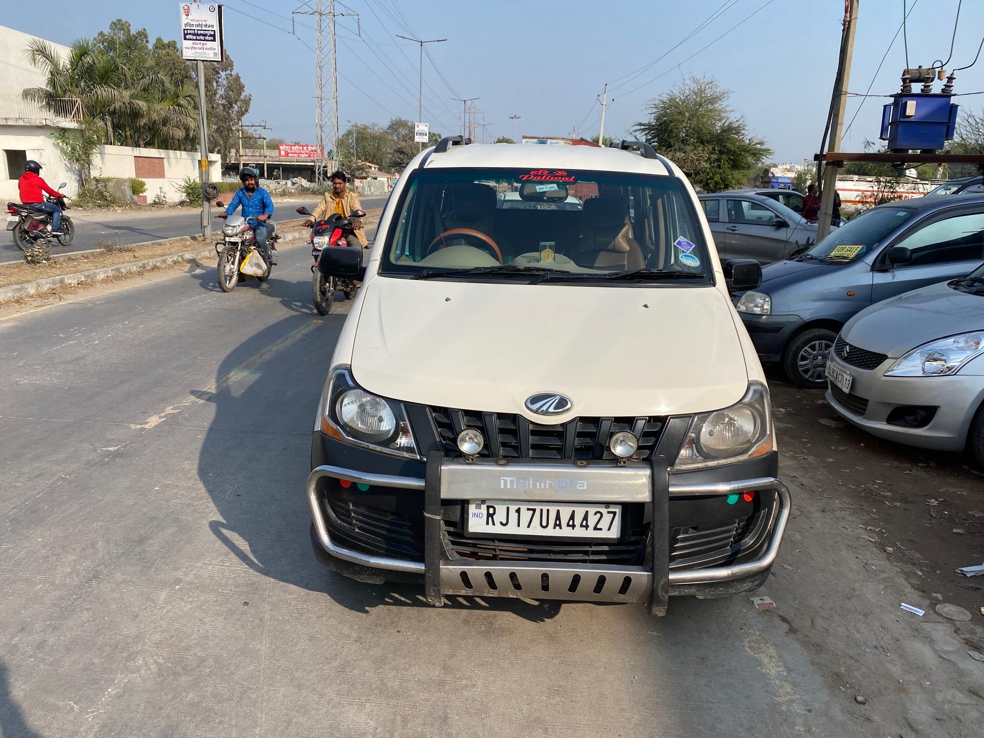 2016 महिंद्रा ज़ाइलो D2 BS 3 2016 महिंद्रा ज़ाइलो D2 BS 3