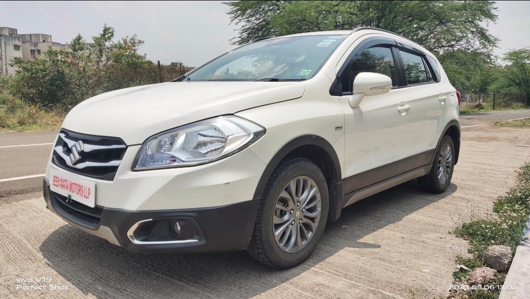 2017 मारुति सुजुकी एस-क्रॉस Zeta 2017 मारुति सुजुकी एस-क्रॉस Zeta