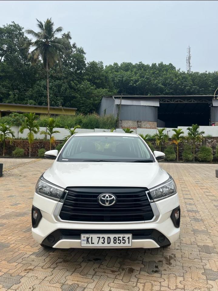 2022 टोयोटा इनोवा क्रिस्टा 2.4 G MT 8-Seater 2022 टोयोटा इनोवा क्रिस्टा 2.4 G MT 8-Seater