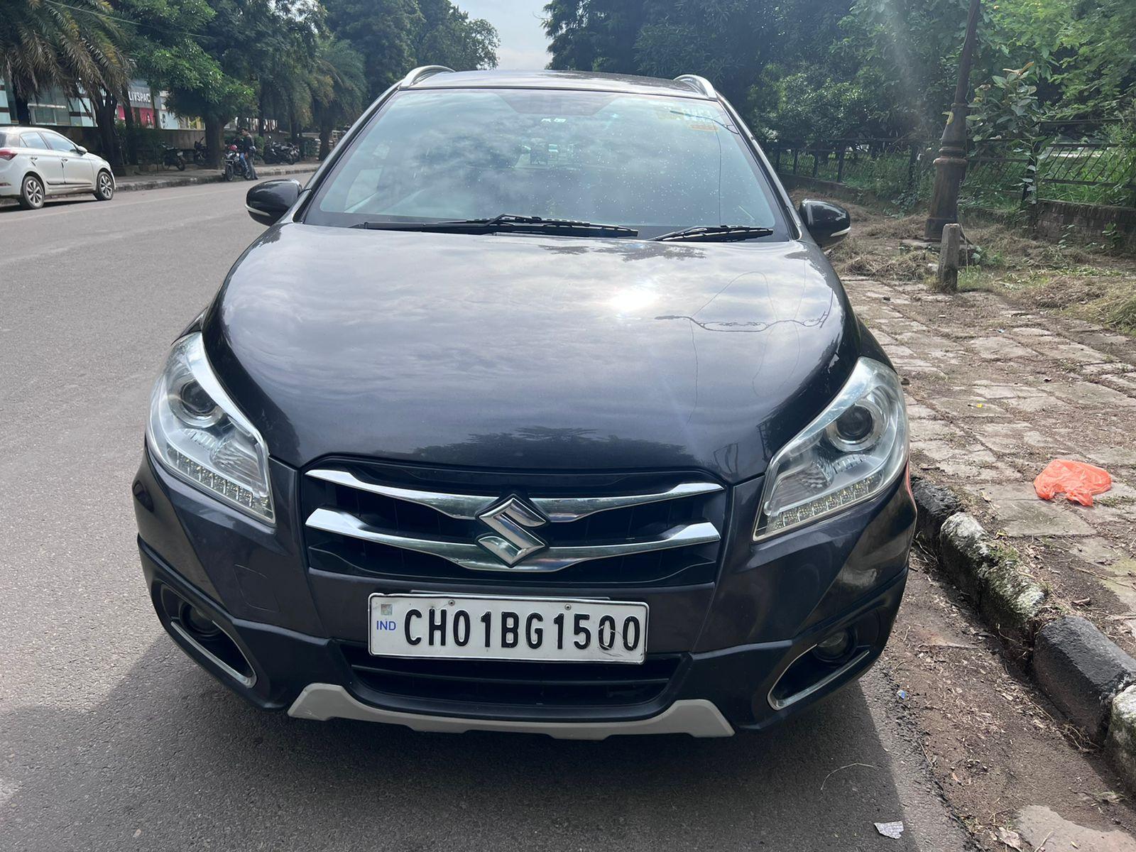 2015 मारुति सुजुकी एस-क्रॉस Sigma 2015 मारुति सुजुकी एस-क्रॉस Sigma