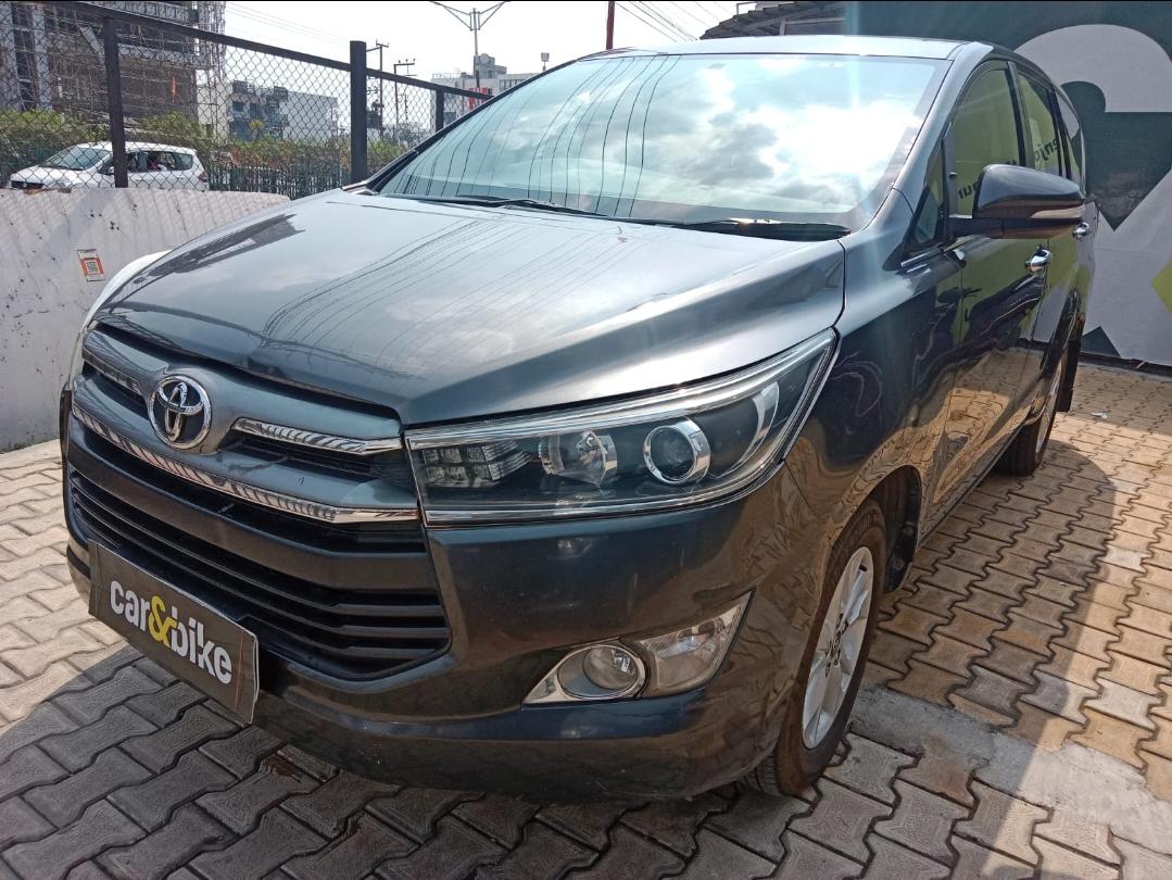 2017 टोयोटा इनोवा क्रिस्टा 2.4 VX MT 7-Seater BS IV 2017 टोयोटा इनोवा क्रिस्टा 2.4 VX MT 7-Seater BS IV