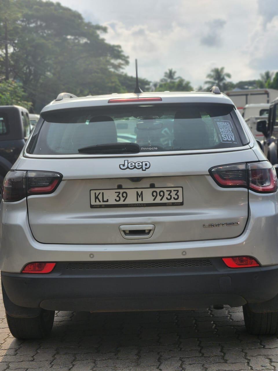 यूज़्ड 2018 जीप कम्पास, Maradu, Kochi 2 यूज़्ड 2018 जीप कम्पास, Maradu, Kochi 2