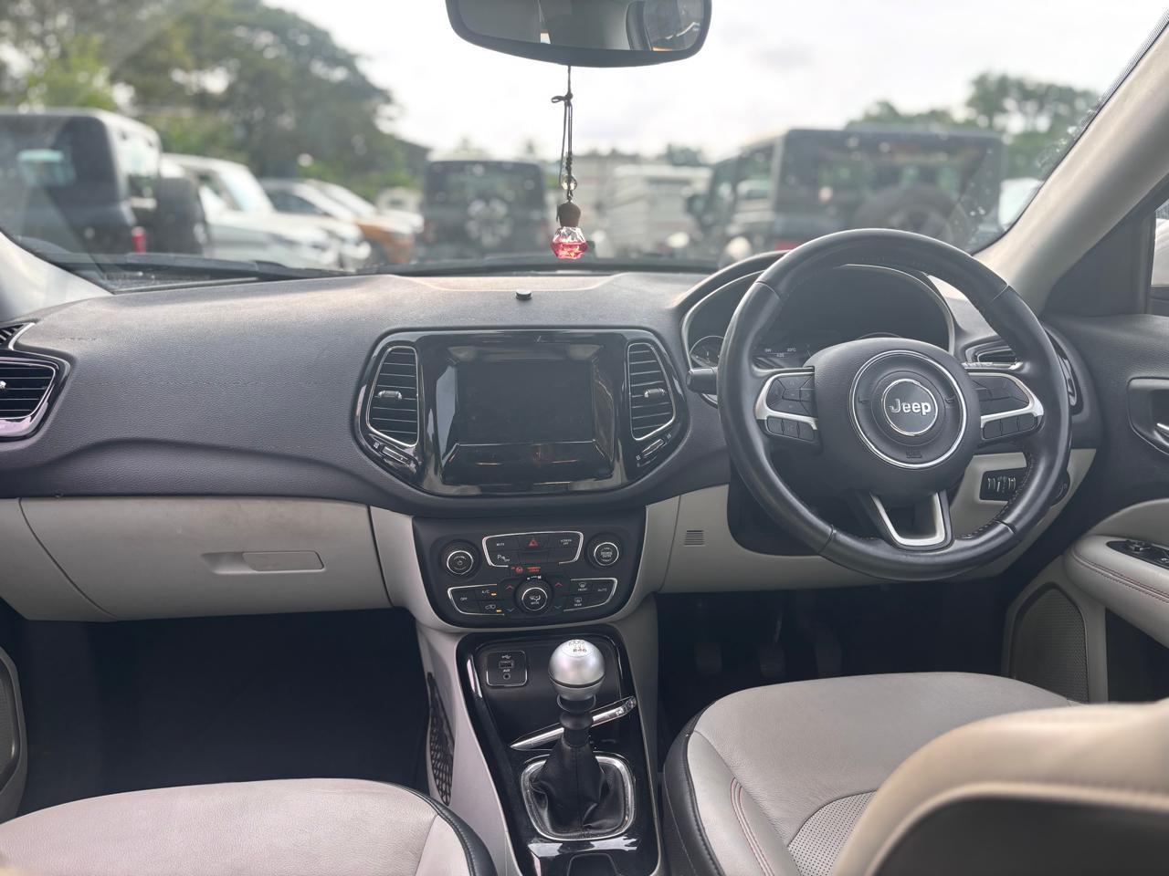 यूज़्ड 2018 जीप कम्पास, Maradu, Kochi 3 यूज़्ड 2018 जीप कम्पास, Maradu, Kochi 3