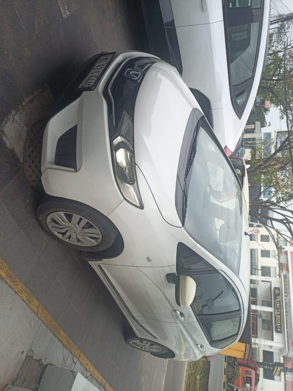 यूज़्ड 2016 होंडा जैज़, Maradu, Kochi 4 यूज़्ड 2016 होंडा जैज़, Maradu, Kochi 4