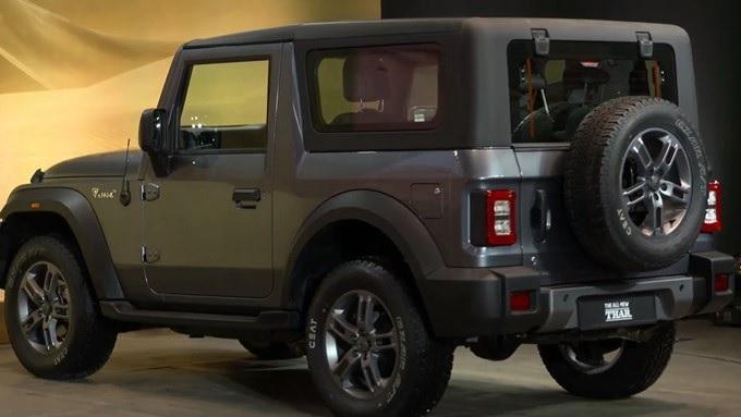 2021 महिंद्रा थार LX Automatic 4 Seater Convertible Top 2021 महिंद्रा थार LX Automatic 4 Seater Convertible Top