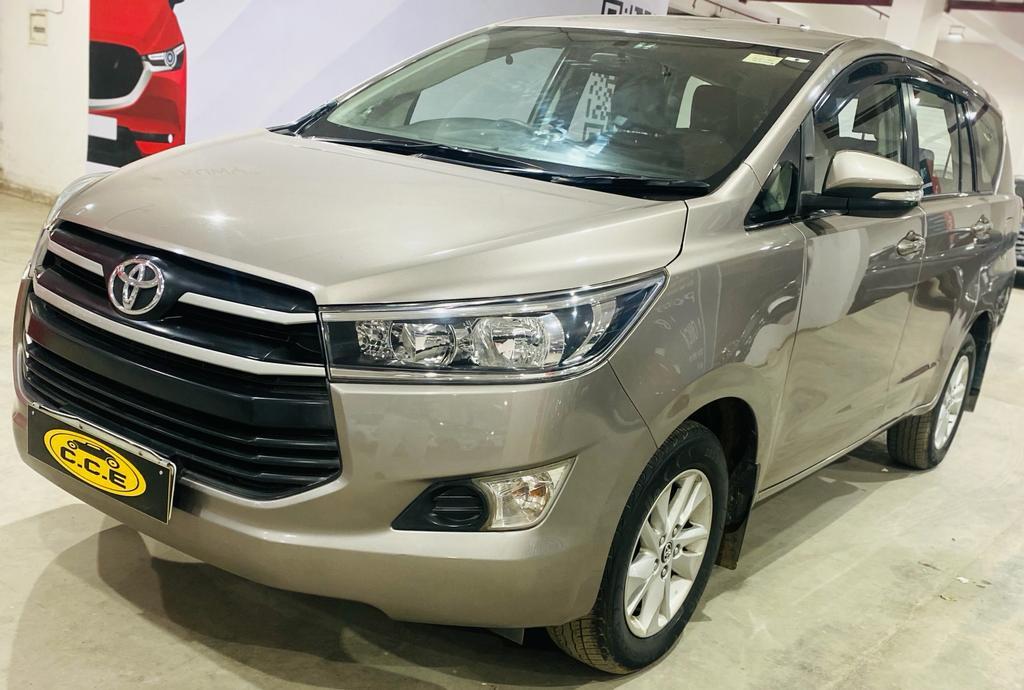 2016 टोयोटा इनोवा क्रिस्टा 2.8 GX AT 8-Seater 2016 टोयोटा इनोवा क्रिस्टा 2.8 GX AT 8-Seater