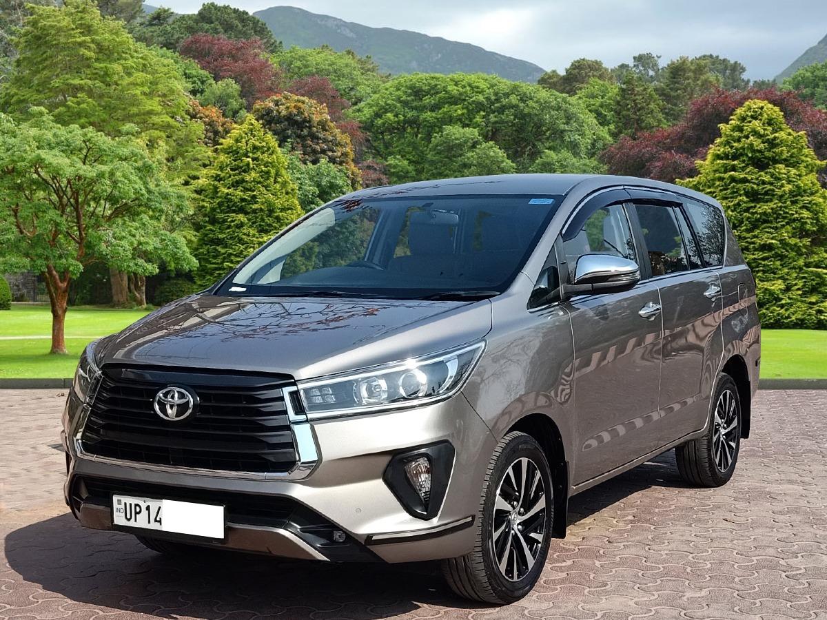 2021 टोयोटा इनोवा क्रिस्टा 2.7 ZX AT 7-Seater 2021 टोयोटा इनोवा क्रिस्टा 2.7 ZX AT 7-Seater
