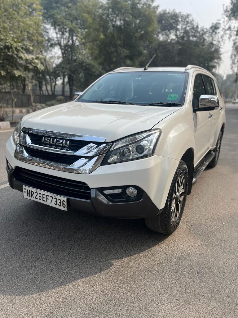 2020 इसुज़ू एमयू-एक्स 4x4 BS IV 2020 इसुज़ू एमयू-एक्स 4x4 BS IV