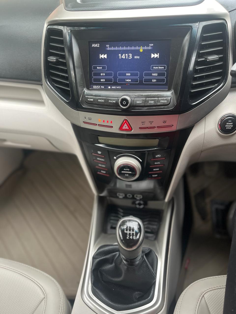 2020 महिंद्रा एक्सयूवी300 W8 (O) Petrol 2020 महिंद्रा एक्सयूवी300 W8 (O) Petrol