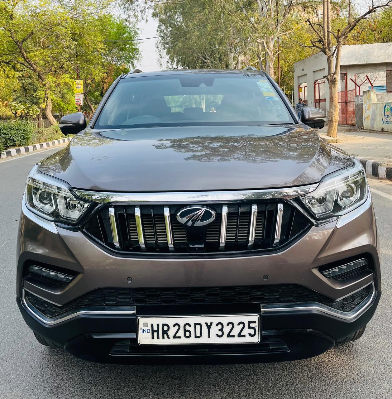 2019 महिंद्रा अल्टुरस जी4 4WD AT BS IV 2019 महिंद्रा अल्टुरस जी4 4WD AT BS IV