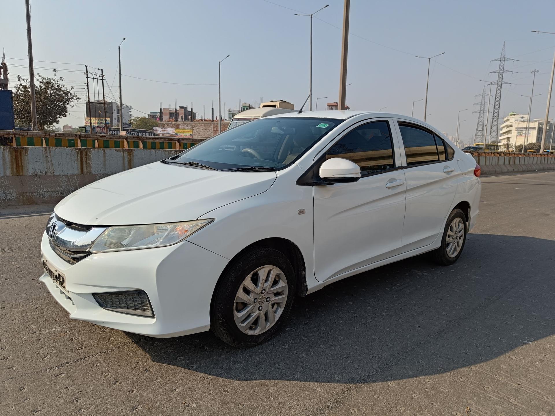 2014 होंडा सिटी 1.5 S MT 2014 होंडा सिटी 1.5 S MT