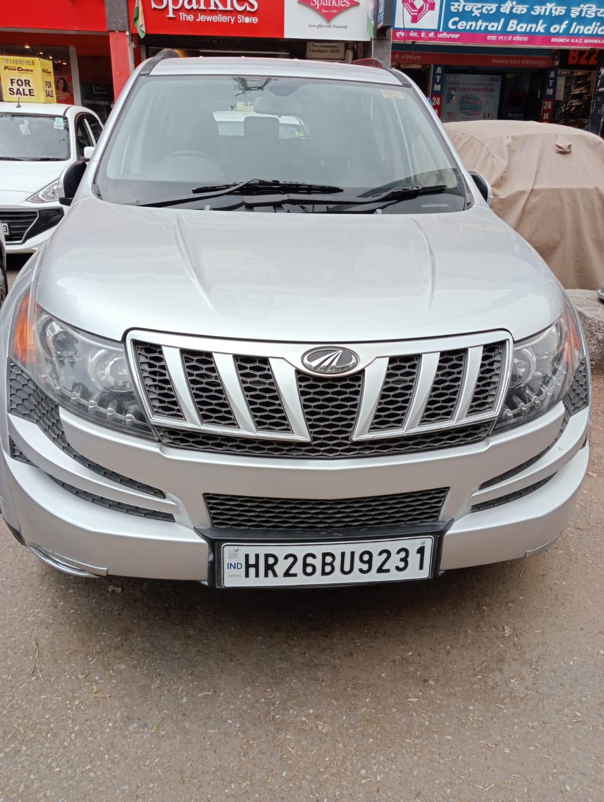 2012 महिंद्रा एक्सयूवी500 W8 FWD 2012 महिंद्रा एक्सयूवी500 W8 FWD