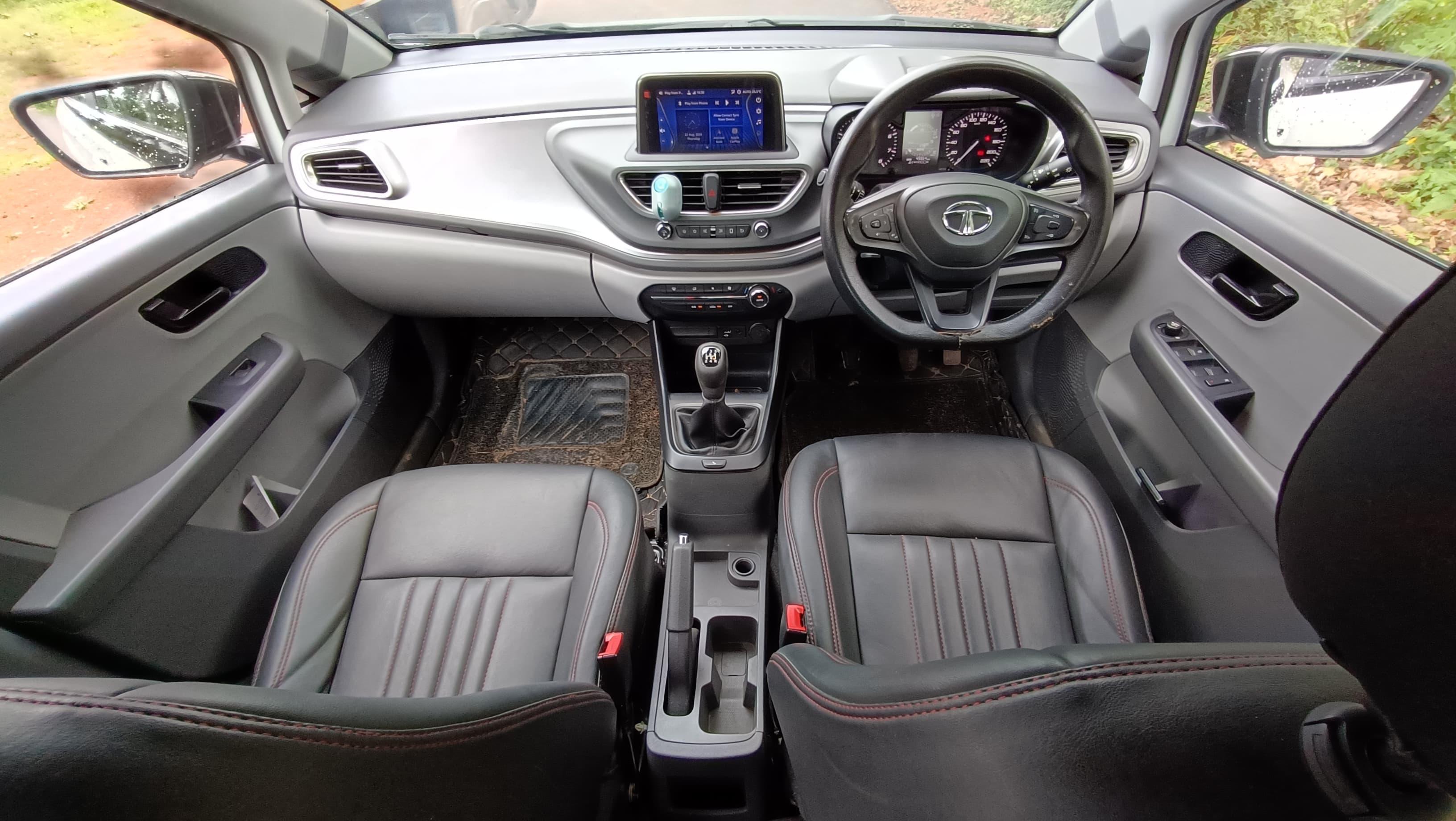 यूज़्ड 2020 टाटा अलट्रोज़, Karikkom, Kollam 12 यूज़्ड 2020 टाटा अलट्रोज़, Karikkom, Kollam 12