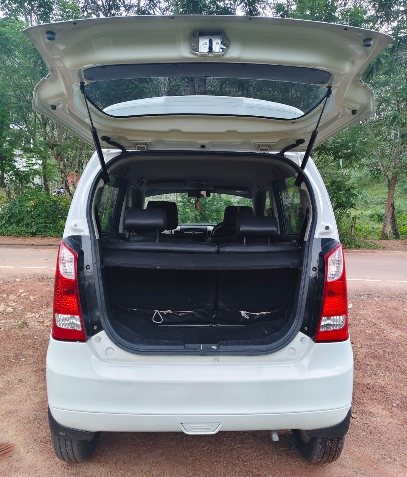 यूज़्ड 2017 मारुति सुजुकी वैगन आर, Karikkom, Kollam 9 यूज़्ड 2017 मारुति सुजुकी वैगन आर, Karikkom, Kollam 9