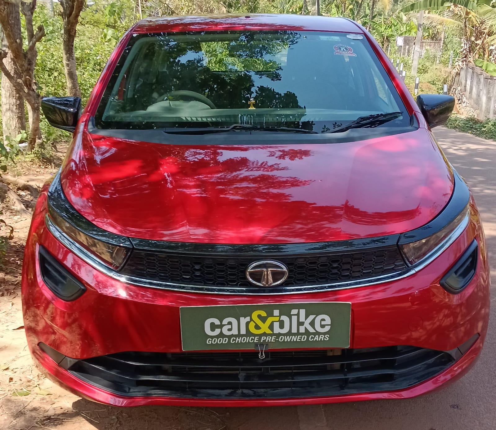 2020 टाटा अलट्रोज़ XE Petrol 2020 टाटा अलट्रोज़ XE Petrol