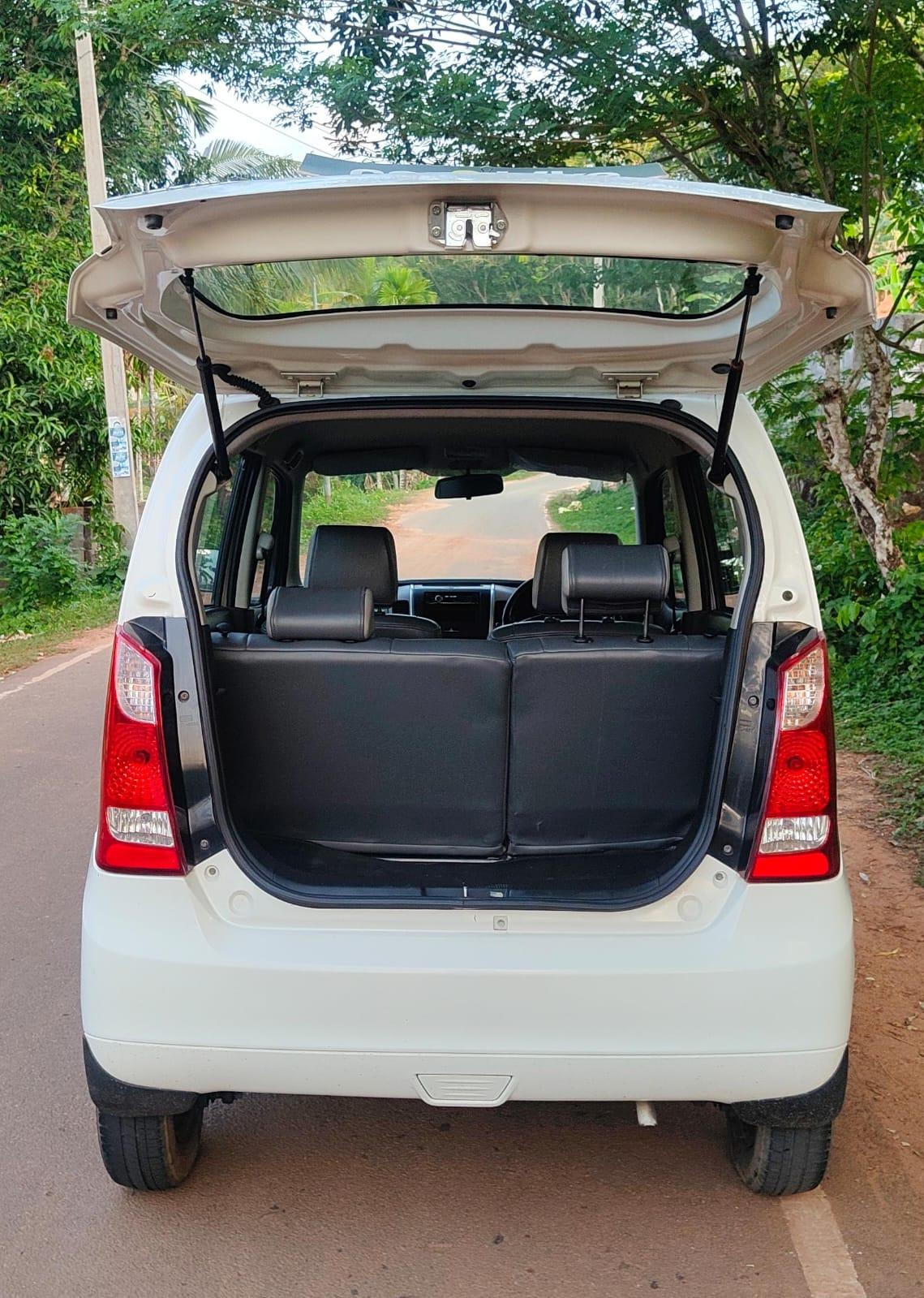 यूज़्ड 2013 मारुति सुजुकी वैगन आर, Karikkom, Kollam 9 यूज़्ड 2013 मारुति सुजुकी वैगन आर, Karikkom, Kollam 9