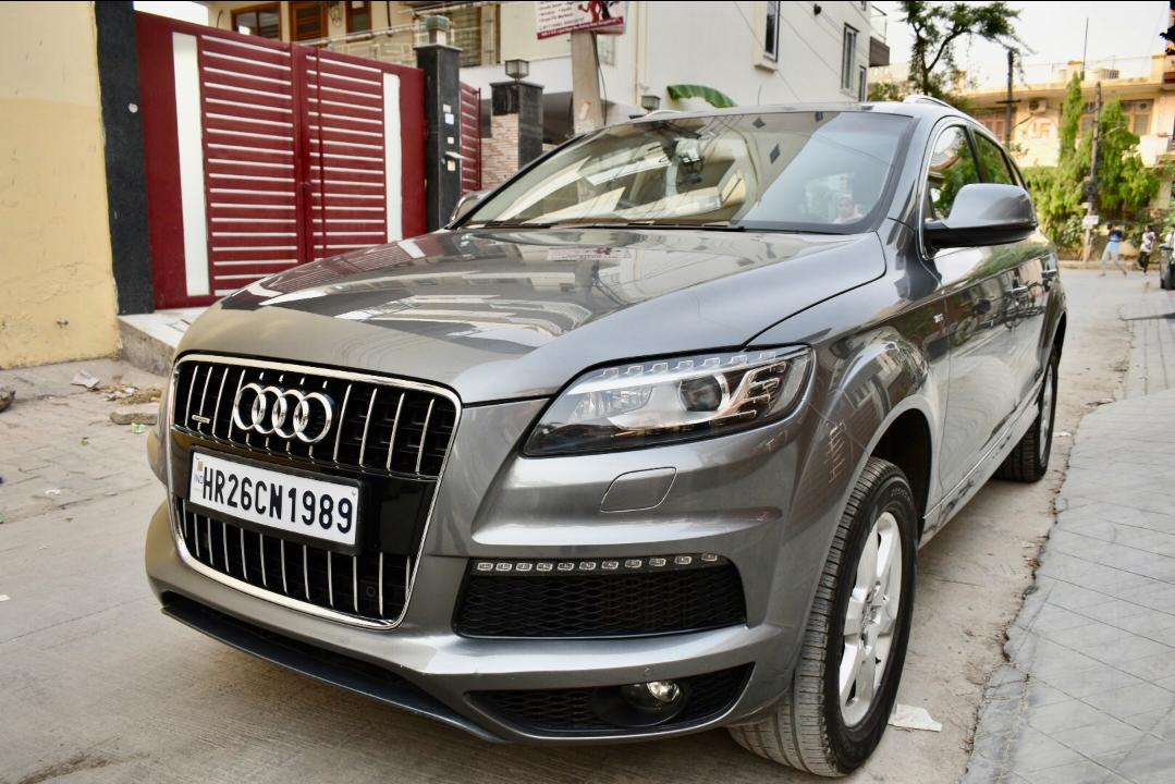 2015 ऑडी क्यू7 3.0 TDI quattro Premium Plus 2015 ऑडी क्यू7 3.0 TDI quattro Premium Plus