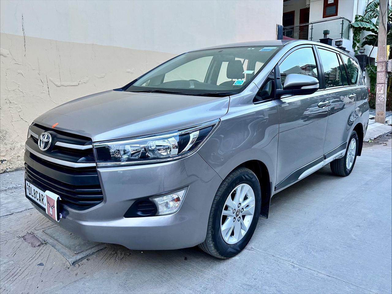 2017 टोयोटा इनोवा क्रिस्टा 2.8 GX AT 7-Seater 2017 टोयोटा इनोवा क्रिस्टा 2.8 GX AT 7-Seater