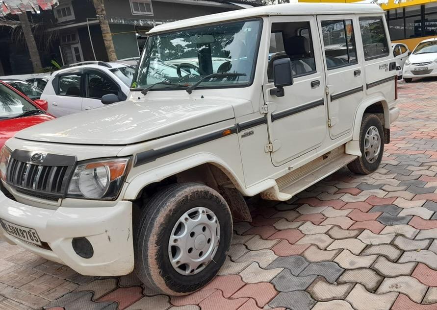 2015 महिंद्रा बोलेरो SLE BS3 2015 महिंद्रा बोलेरो SLE BS3