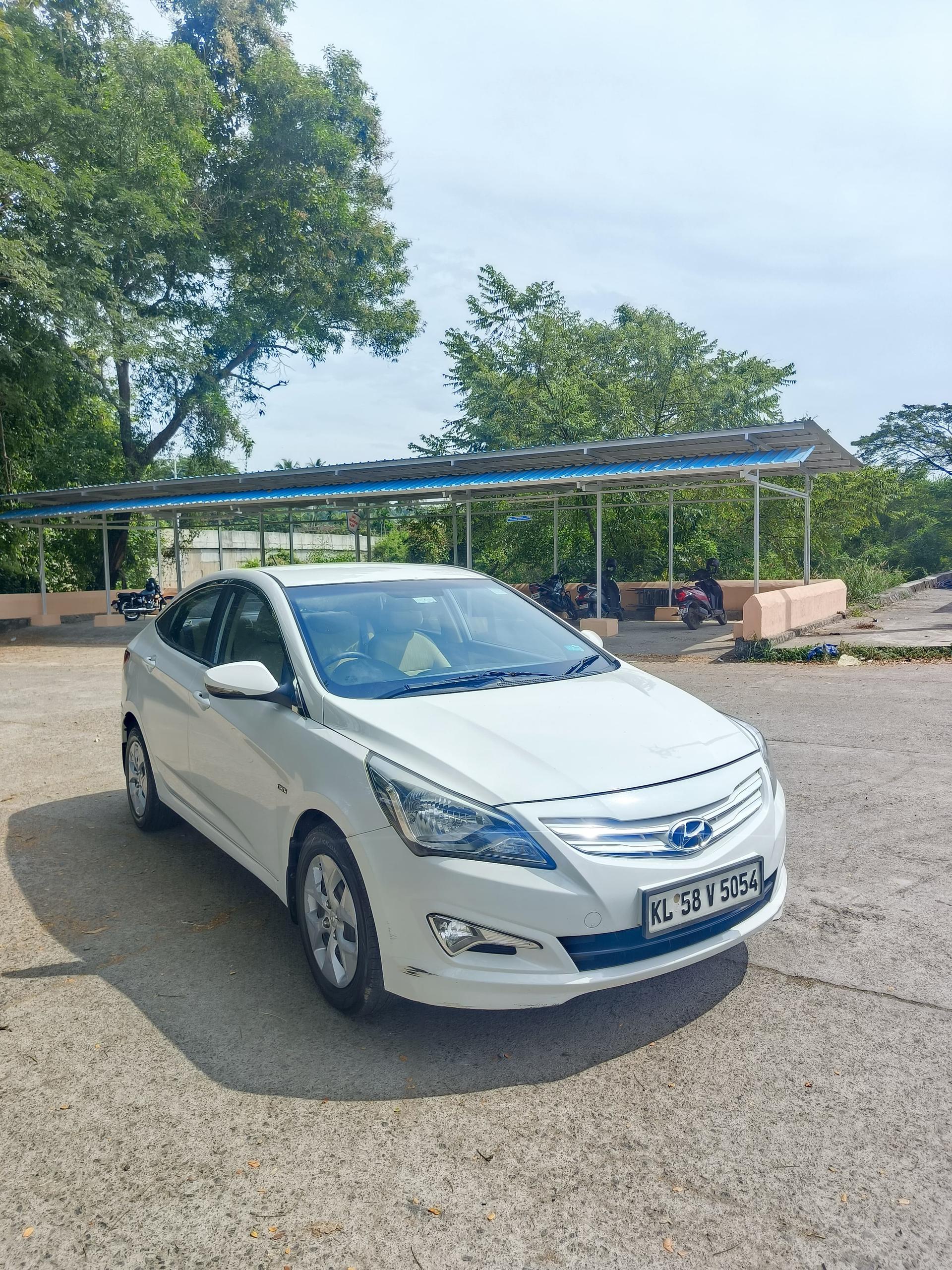 2016 ह्युंडई वरना 1.4 CRDi 2016 ह्युंडई वरना 1.4 CRDi