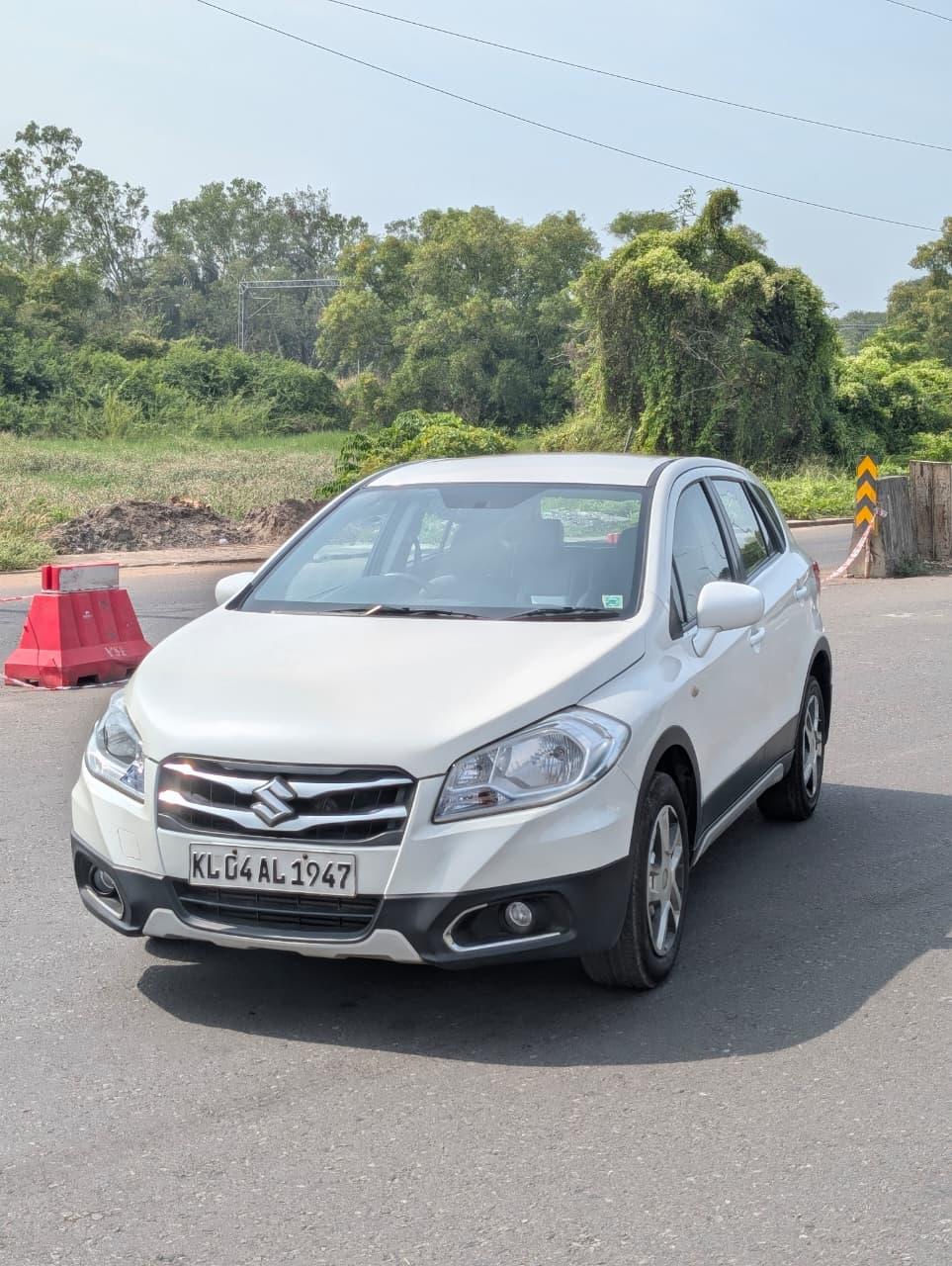 2017 मारुति सुजुकी एस-क्रॉस Sigma 2017 मारुति सुजुकी एस-क्रॉस Sigma