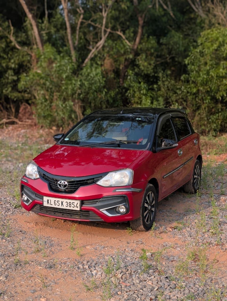 2017 टोयोटा इटिऑस लीवा VX 2017 टोयोटा इटिऑस लीवा VX