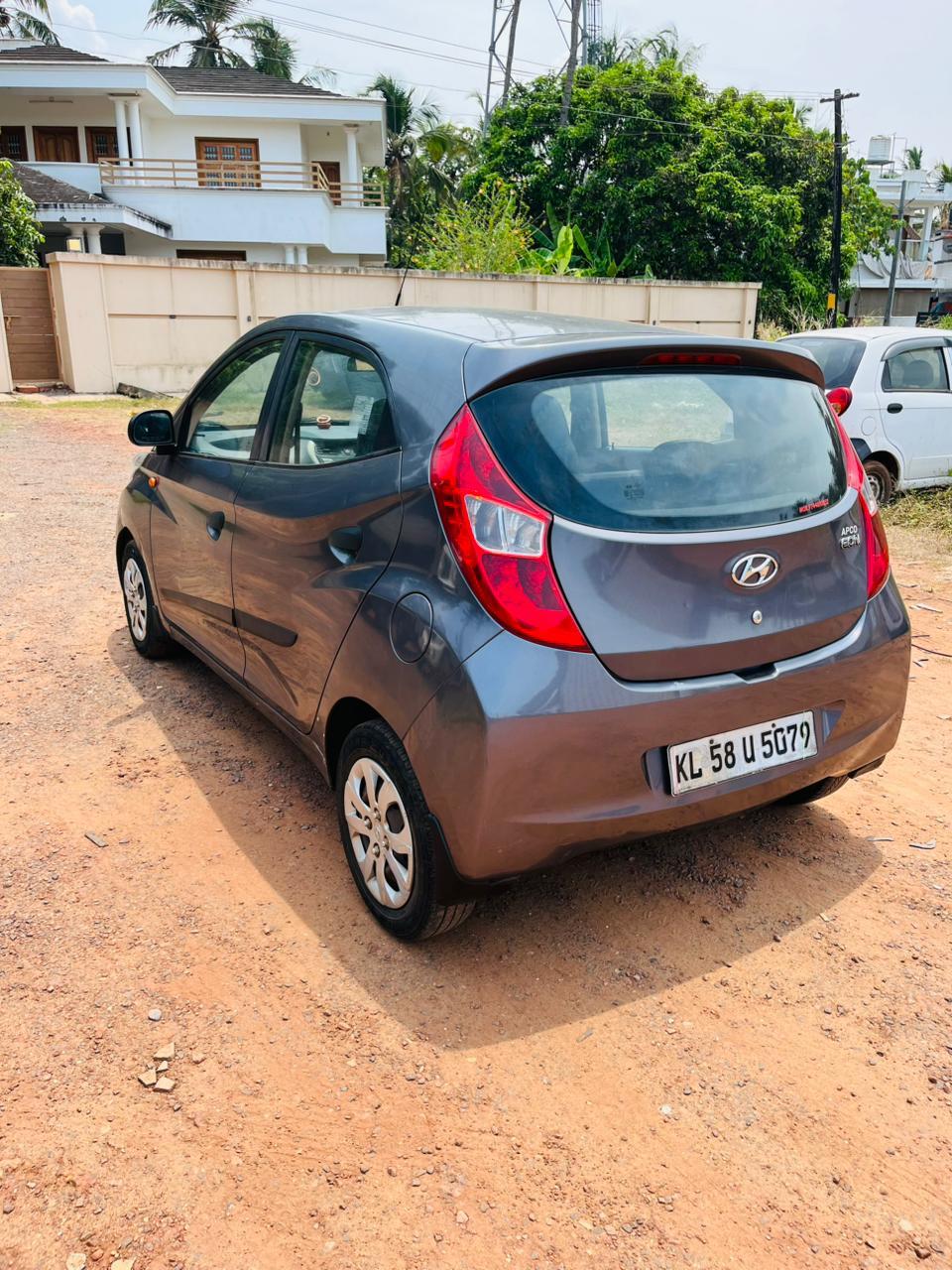 यूज़्ड 2017 ह्युंडई इऑन, Kadambur-kannur, Kannur 2 यूज़्ड 2017 ह्युंडई इऑन, Kadambur-kannur, Kannur 2