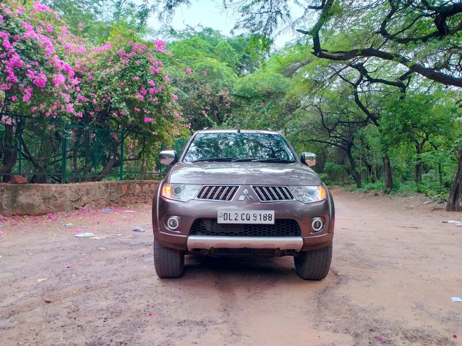 2014 मित्सुबिशी पजेरो स्पोर्ट Limited Edition 2014 मित्सुबिशी पजेरो स्पोर्ट Limited Edition