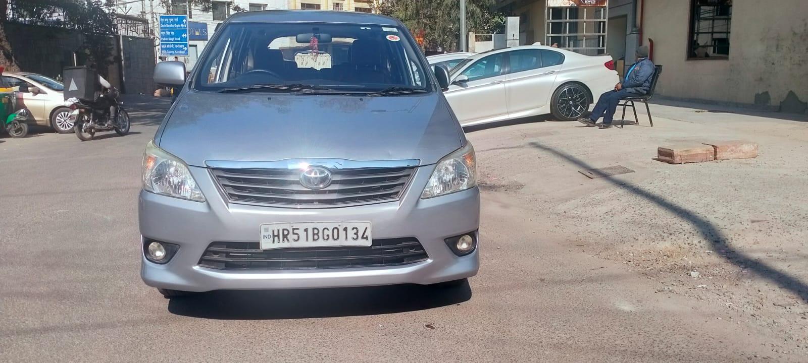 2015 टोयोटा इनोवा Euro IV 2.5 G 8 Seater 2015 टोयोटा इनोवा Euro IV 2.5 G 8 Seater