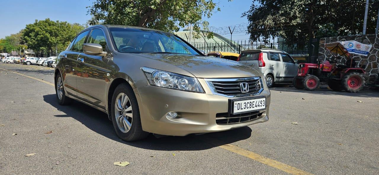 2010 होंडा अकॉर्ड Hybrid 2010 होंडा अकॉर्ड Hybrid