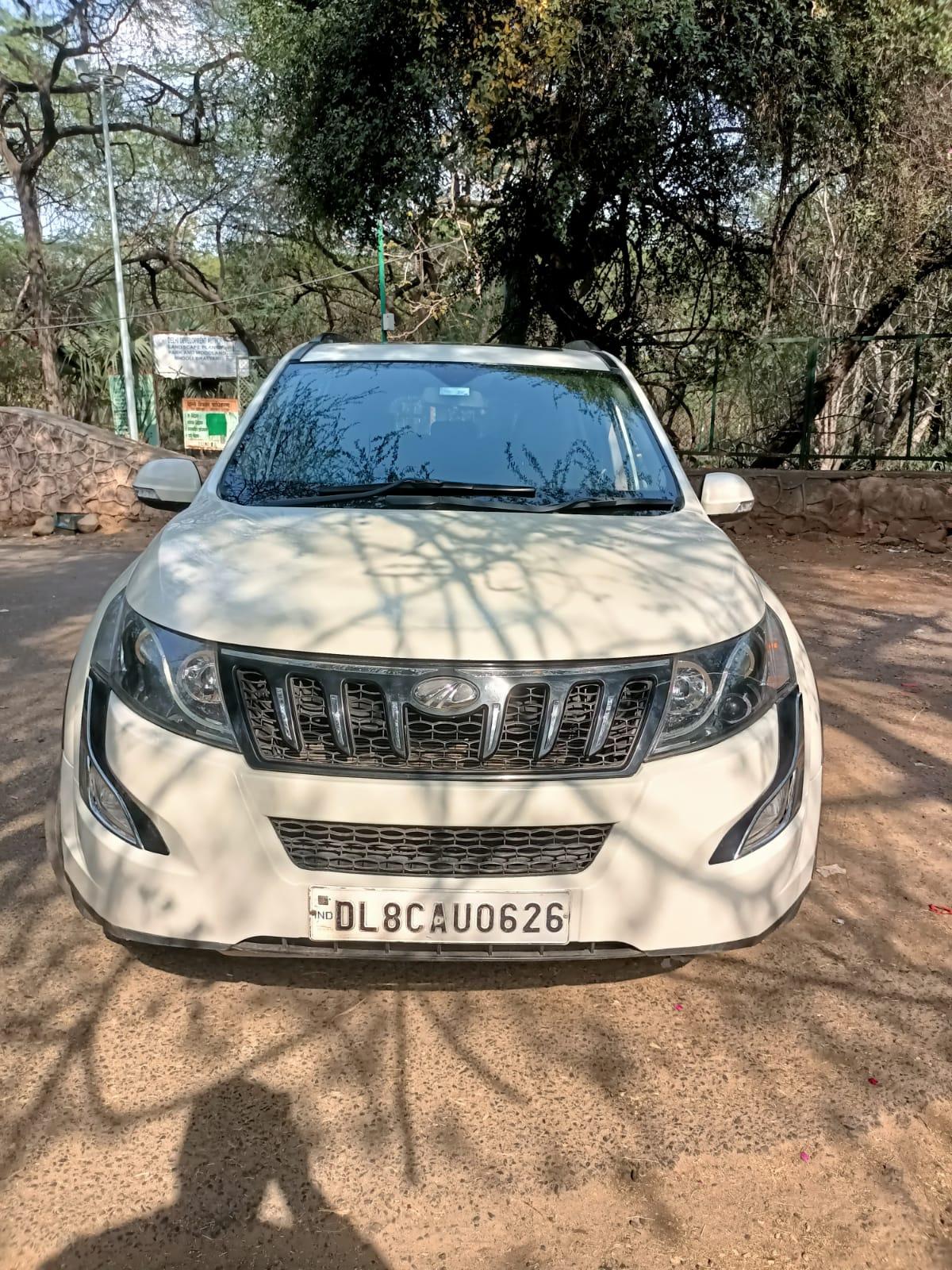 2018 महिंद्रा एक्सयूवी500 W10 AWD