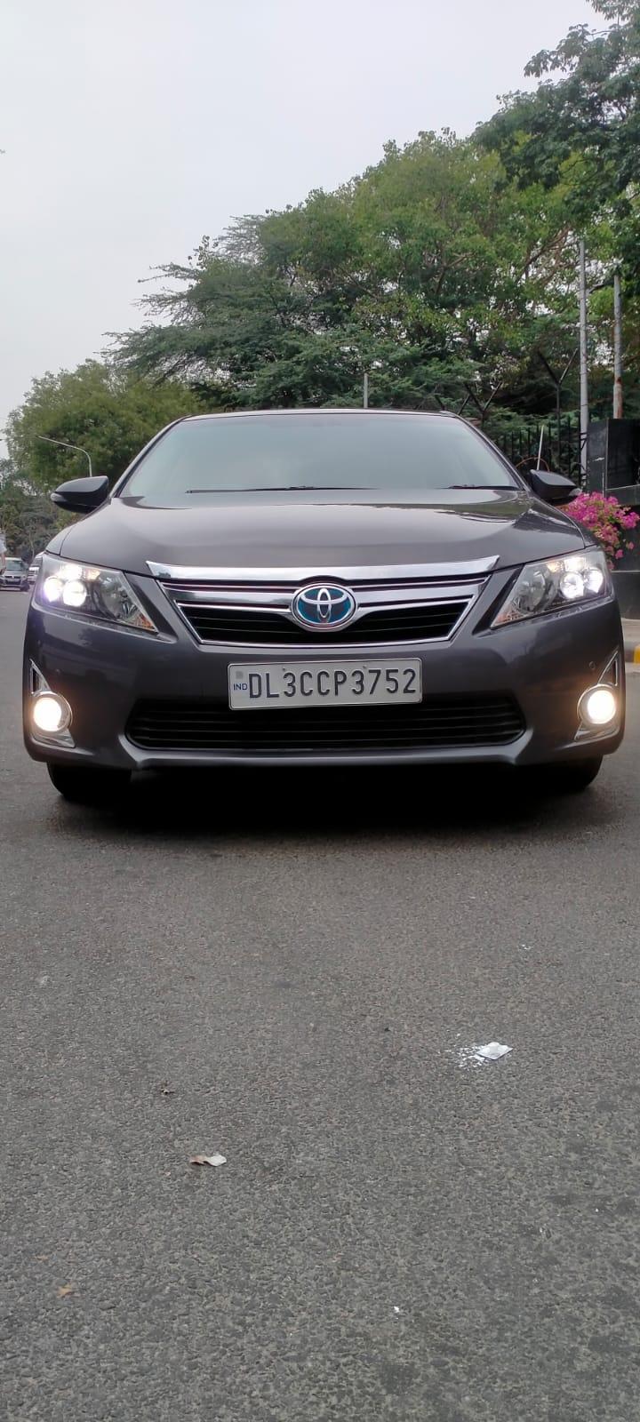 2014 टोयोटा कैमरी Hybrid BS IV 2014 टोयोटा कैमरी Hybrid BS IV