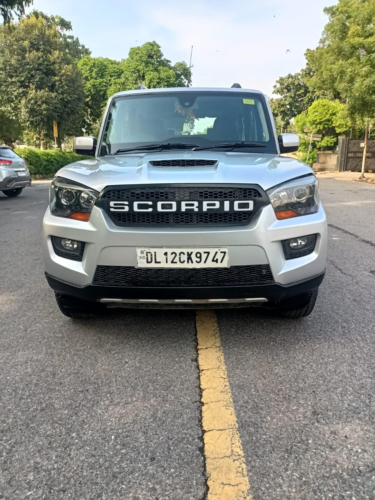 2017 महिंद्रा स्कॉर्पियो S10 1.99-Litre 2017 महिंद्रा स्कॉर्पियो S10 1.99-Litre