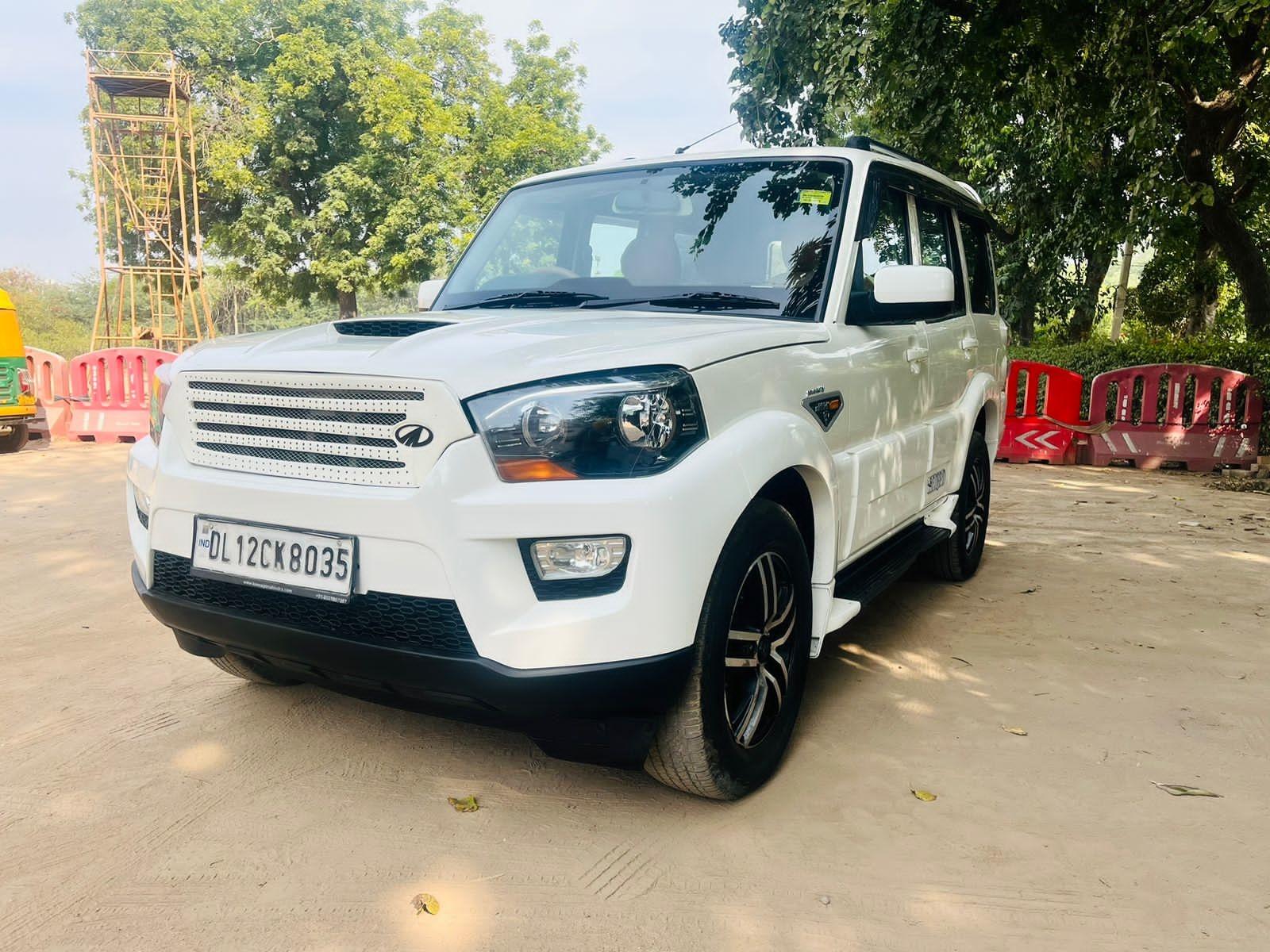 2016 महिंद्रा स्कॉर्पियो S4 PLUS 1.99 Litre 2016 महिंद्रा स्कॉर्पियो S4 PLUS 1.99 Litre