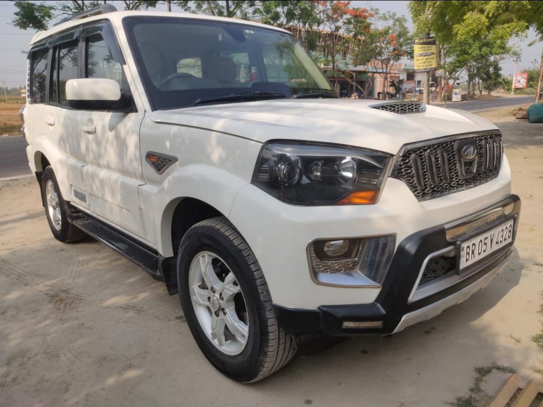 2016 महिंद्रा स्कॉर्पियो S10 1.99-Litre 2016 महिंद्रा स्कॉर्पियो S10 1.99-Litre