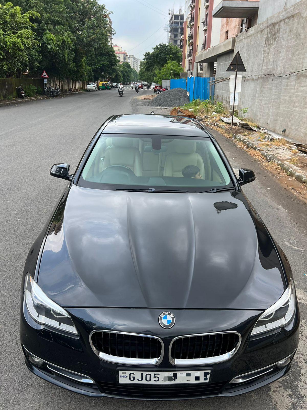 2015 बीएमडब्ल्यू 5 सीरीज 520d Luxury Line 2015 बीएमडब्ल्यू 5 सीरीज 520d Luxury Line