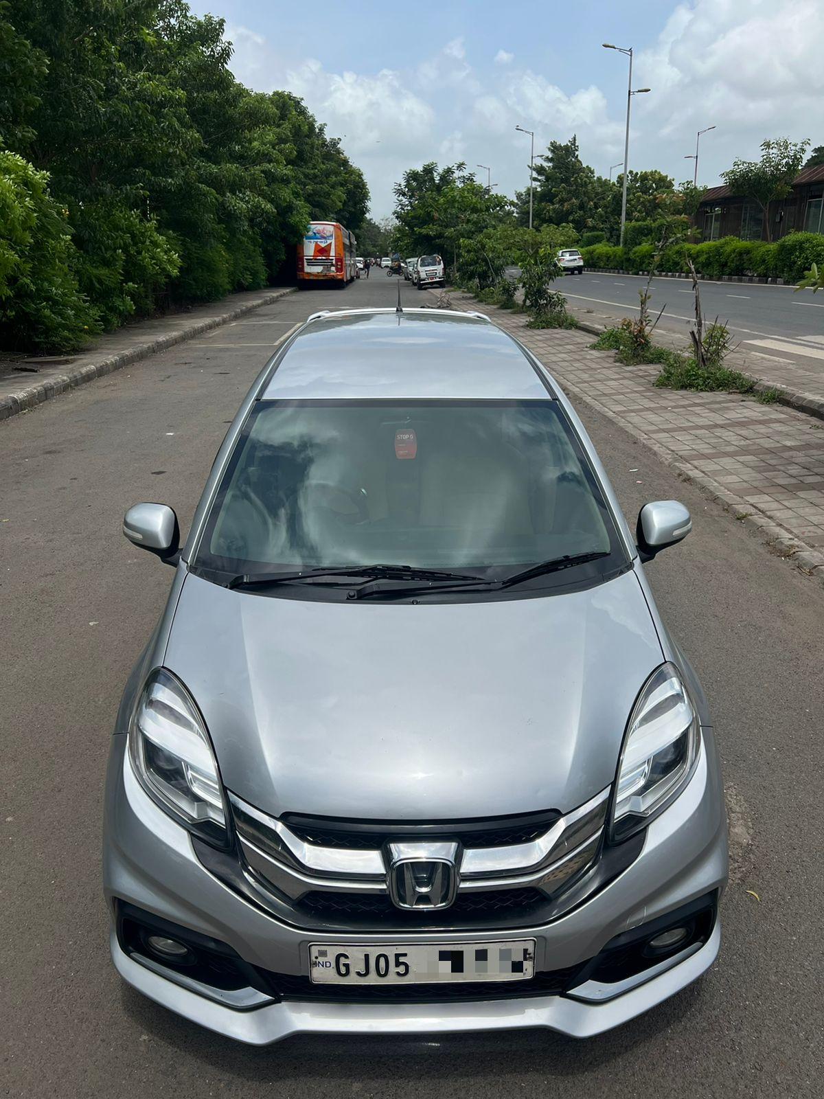 2014 होंडा मोबिलियो RS(O) Diesel 2014 होंडा मोबिलियो RS(O) Diesel