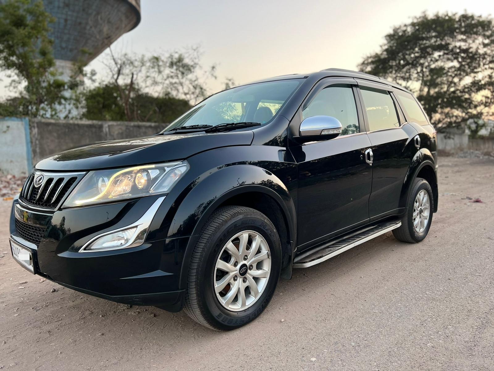 2017 महिंद्रा एक्सयूवी500 W10 FWD 2017 महिंद्रा एक्सयूवी500 W10 FWD