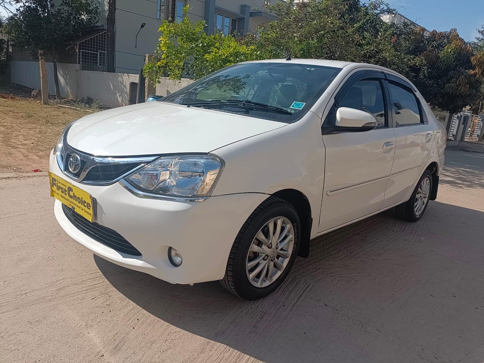 2015 टोयोटा इटिऑस VX 2015 टोयोटा इटिऑस VX