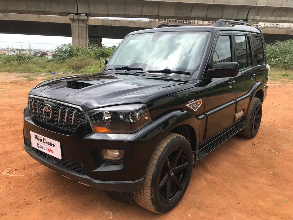 2015 महिंद्रा स्कॉर्पियो S10 AT 4WD 2015 महिंद्रा स्कॉर्पियो S10 AT 4WD