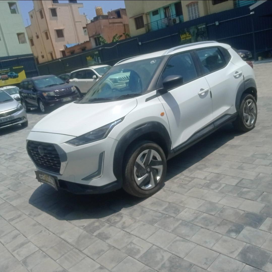 2022 निसान मैग्नाइट XE 2022 निसान मैग्नाइट XE