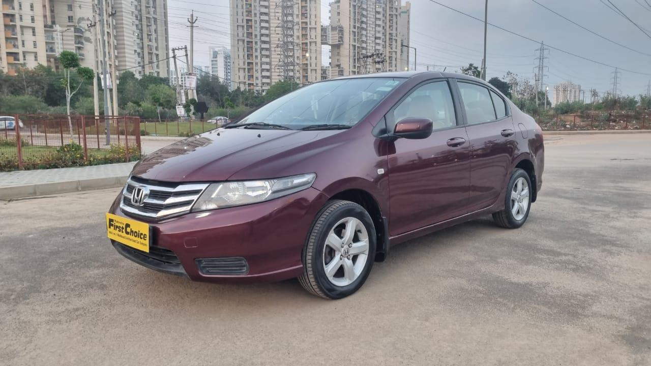 2013 होंडा सिटी 1.5 S AT 2013 होंडा सिटी 1.5 S AT