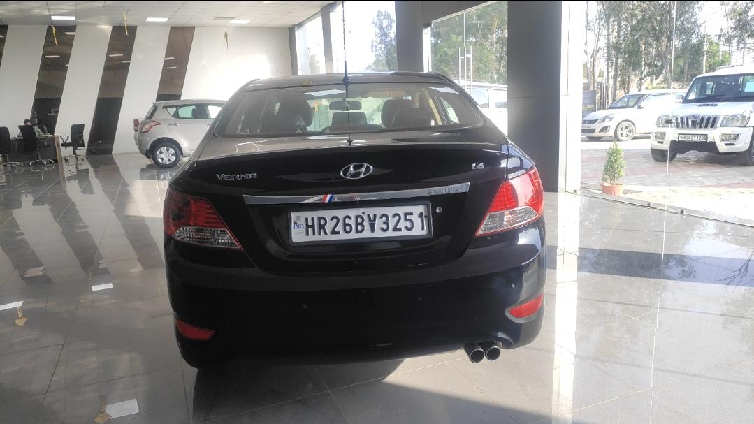 2012 ह्युंडई वरना 1.6 CRDi SX MT 2012 ह्युंडई वरना 1.6 CRDi SX MT